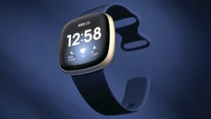 Product laydown photography for Fitbit Versa 3.